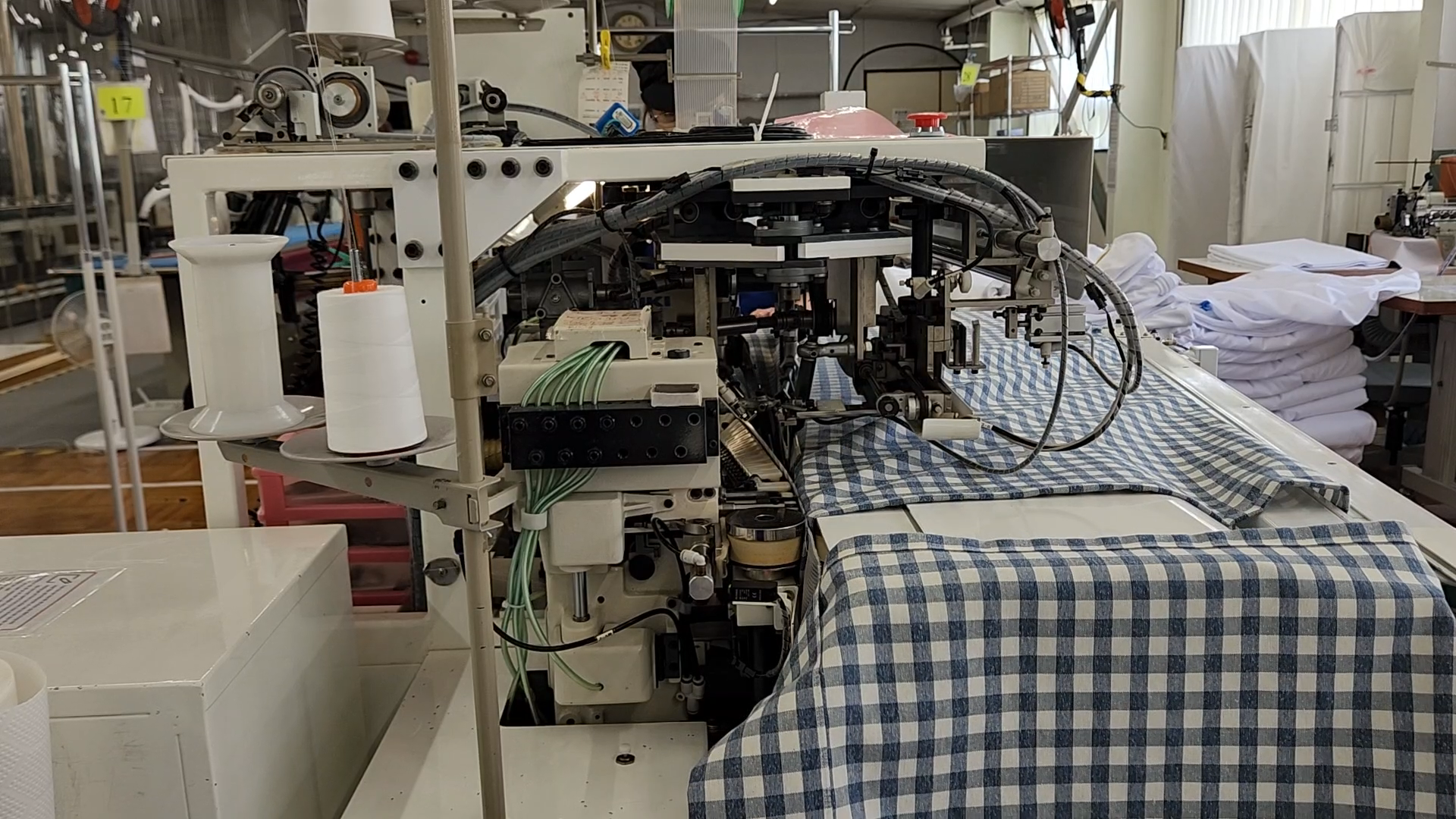 カーテン縫製工程のイメージ